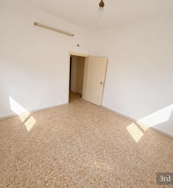 West-facing 145 m² unfurnished flat in Hay Al Qaselah with views over Irbid, 3 bedrooms