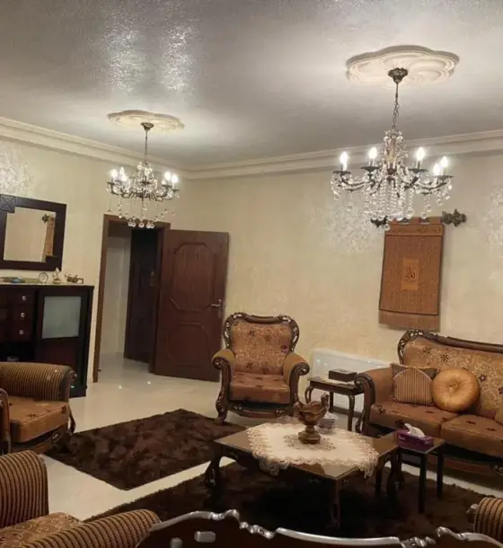 Salt apartment for sale, 245 m², 4 bedrooms, 2 garages and an EV charging point