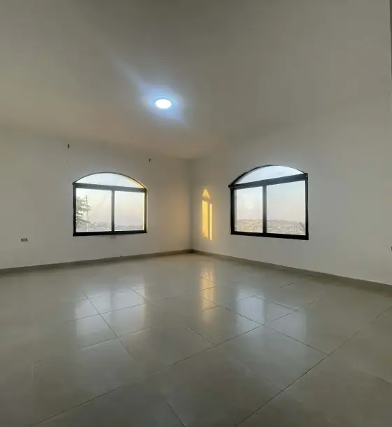 Hillside 2-bedroom ground floor with views between Zay and Um Jozeh, Salt