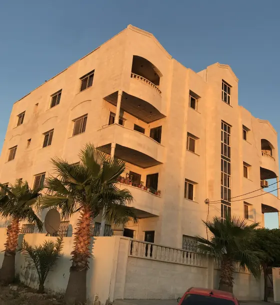 Super-deluxe 5-room first-floor apartment for rent opposite the new Ramtha municipality