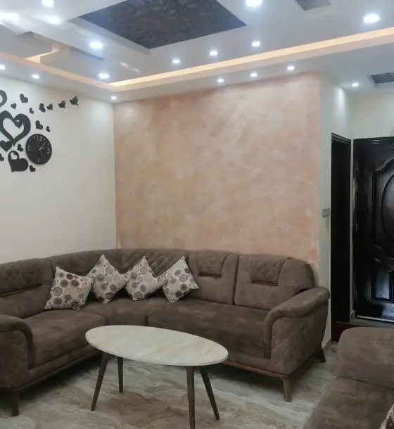 Semi-ground 3-bedroom apartment with covered terrace for sale in Al Bnayyat, 150 m²
