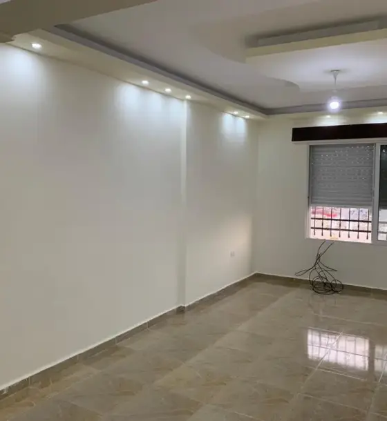 Lift-served 3-bedroom apartment for rent in New Zarqa near Omran Alaymat restaurants
