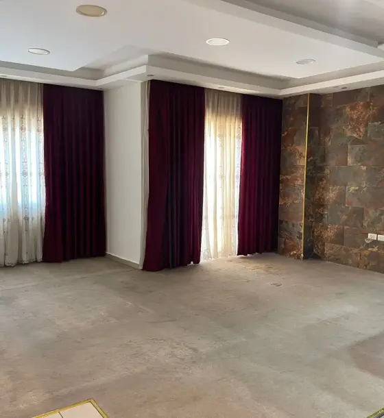 Top of Nefeen rise, Swaileh: fourth-floor flat with a roof you can extend