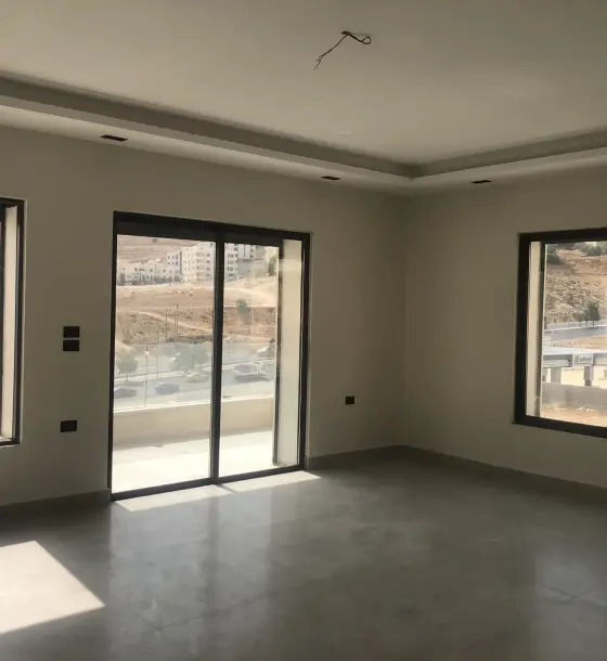 Hay Al Mansour top floor with roof, new, 190 m², 50% down and the rest in instalments