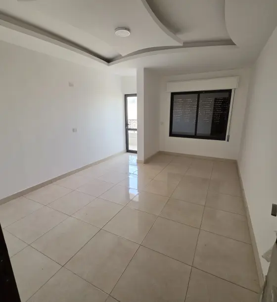 New, never-lived-in 150 m² apartment for sale in Al-Khaznah near Queen Alia Hospital