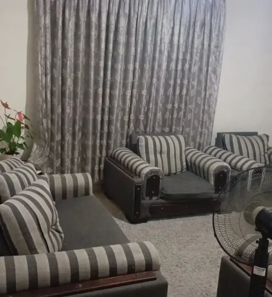 Hay Aden, Jabal Al Naser: 4-bedroom 125 m² flat with lift and private garage