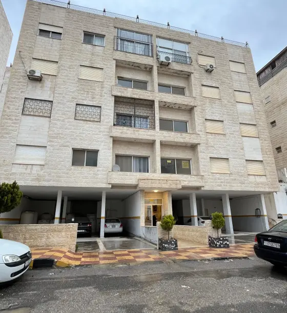 Abu Al Sous, Wadi Al Seer: 3-bed first-floor flat in a newer building, for sale