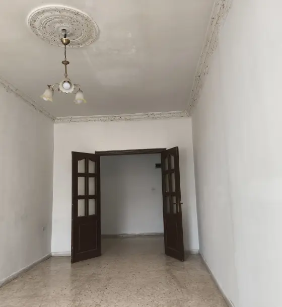 2-bedroom third-floor apartment for rent in Al Qweismeh next to Al-Durra markets