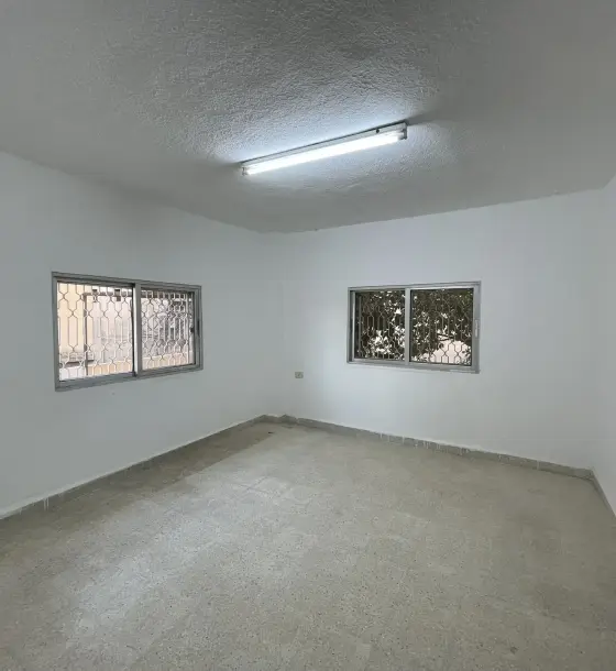 For newlyweds in Al Thra: semi-ground 3-room flat with own entrance and terrace