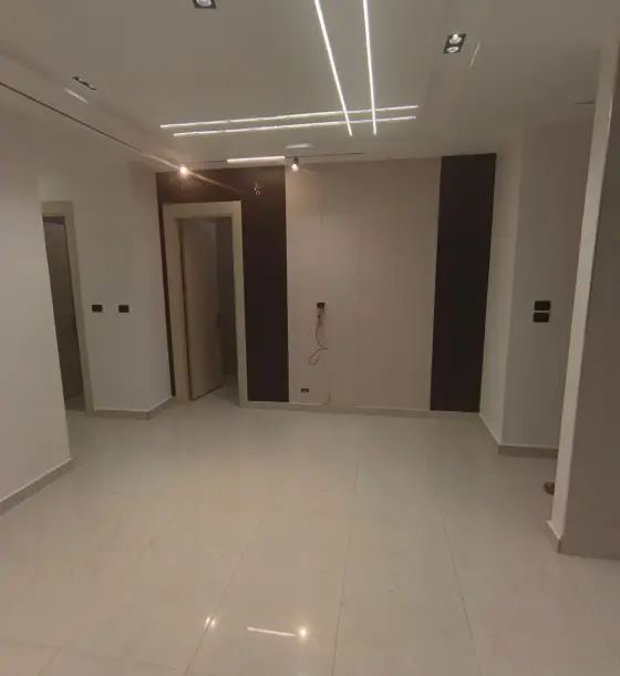 شقة جديدة لم تُسكن 165 م² ثلاث غرف نوم للإيجار في حي المنصور