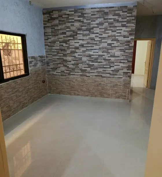 For newlyweds on Al Hizam road, South Marka: freshly painted 2-bed flat