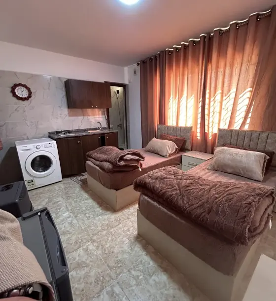 استوديو مفروش جديد لم يُسكن بشارع مكة في أم أذينة، 210 دنانير