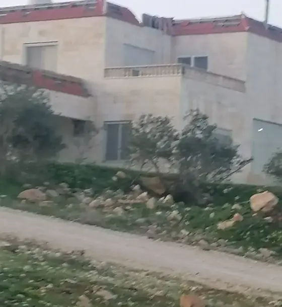 Al Lubban main road villa, 500 m² built on a 4-dunum plot