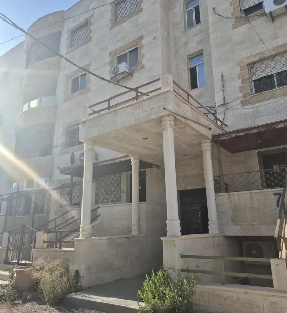 120 m² ground-floor apartment for sale steps from Al Thaqafa roundabout, Irbid