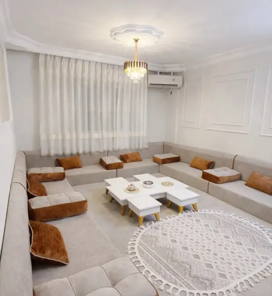Hotel-style furnished 3-bedroom apartment for daily rent opposite Irbid University College