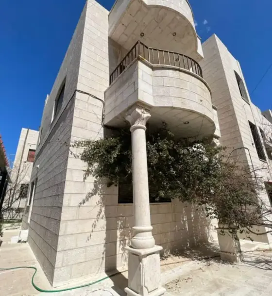 Um Al Summaq villa on two floors, permit for two more, near Al Madina Al Munawara St