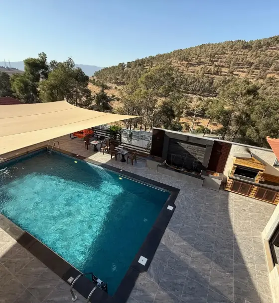 Marsa', Jerash: new duplex villa with pool on a walled dunam