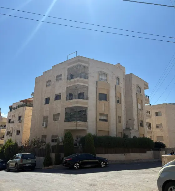 Dahyet Al Yasmeen flat, 160 m², sunny on all sides, sold with or without furniture