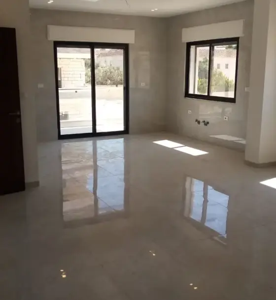 Dahiet Al Ameer Ali, Airport Road: new 138 m² first-floor flat, never lived in