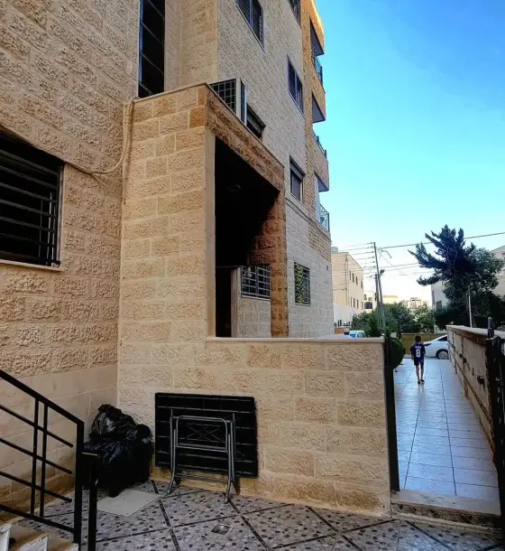 أبو عليا بطبربور: شقة أرضية مع حديقة جانبية وترس خلفي للبيع