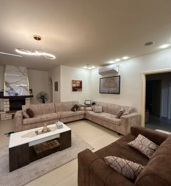 Tabarbour ground-floor home, 290 m², renovated, with garden and 4-car garage