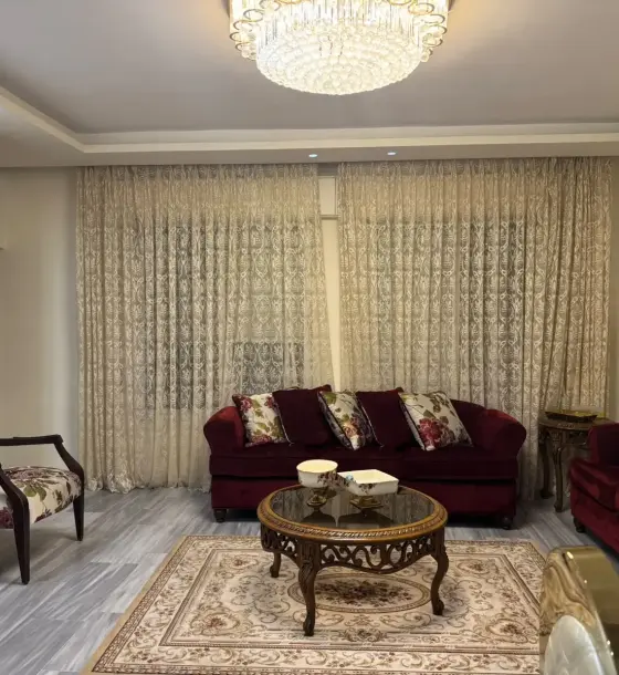 شقة طابق ثاني 160 م² بين الفلل في المدينة الرياضية للبيع