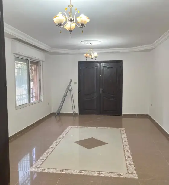 Ground-floor 194 m² apartment with terrace and 4 bedrooms for sale in Jabal Al Zohor