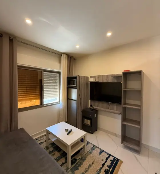 Furnished 2-bedroom flat with balcony near the University of Jordan north gate