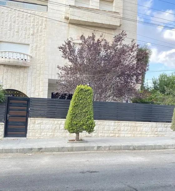 Garden and terrace with a villa-style 4-bedroom ground floor in Al Jandaweel