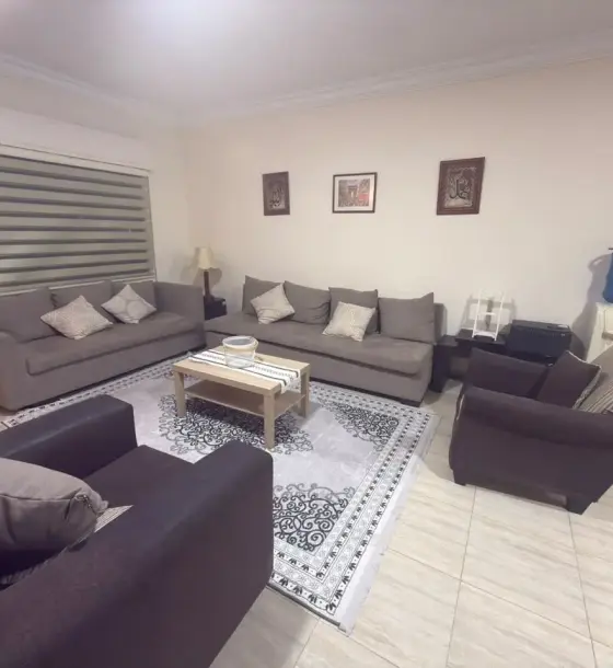 Telaa Al Ali by the Al Bashiti lights: furnished 2-bed, 130 m², with parking