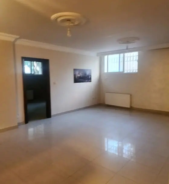 Private entrance within a villa: semi-ground 170 m² flat for rent in Marj Al Hamam