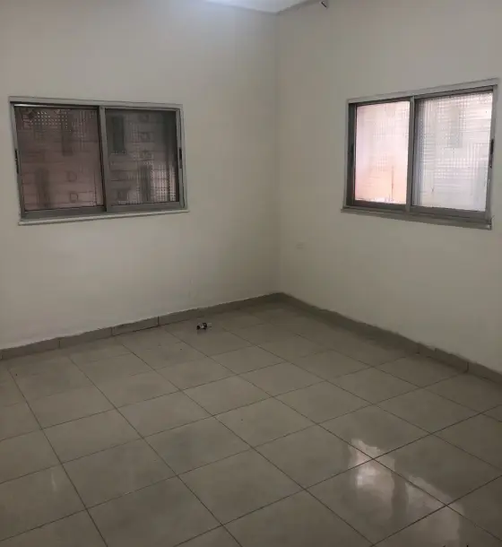 Al Istiklal Street, Jabal Al Nuzha: 2-bedroom ground floor with outdoor garden