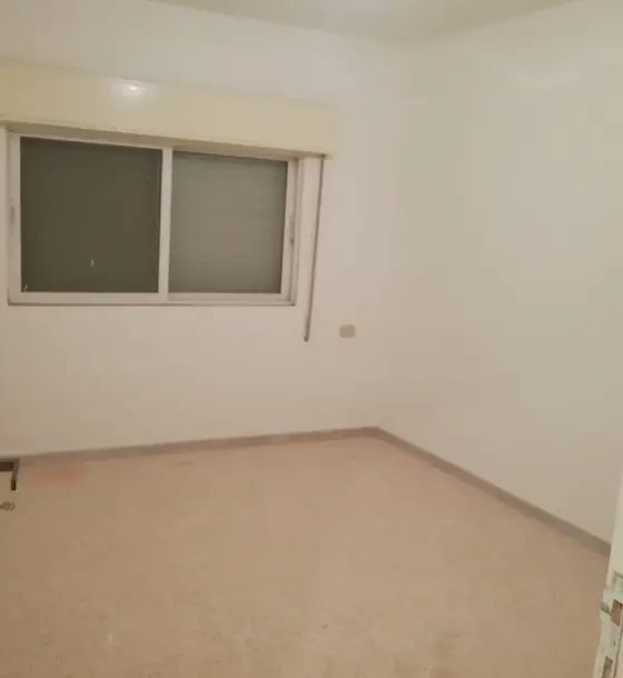Renovated building in Dahyet Al Ameer Hasan: 1-bedroom flat that suits newlyweds