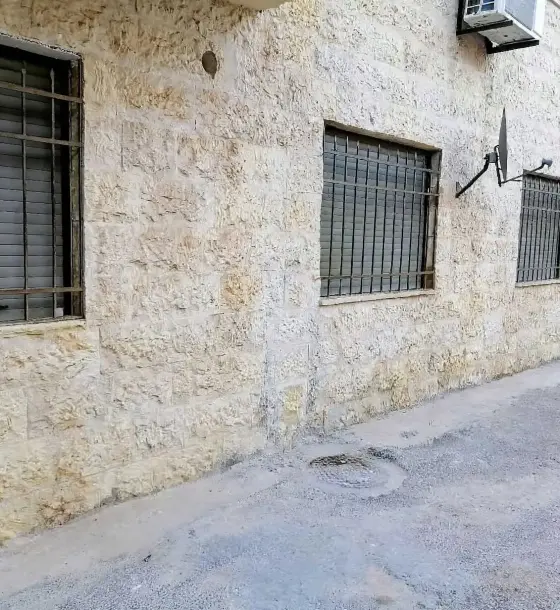 Renovated 150 m² semi-ground apartment with private entrance for sale, east Irbid
