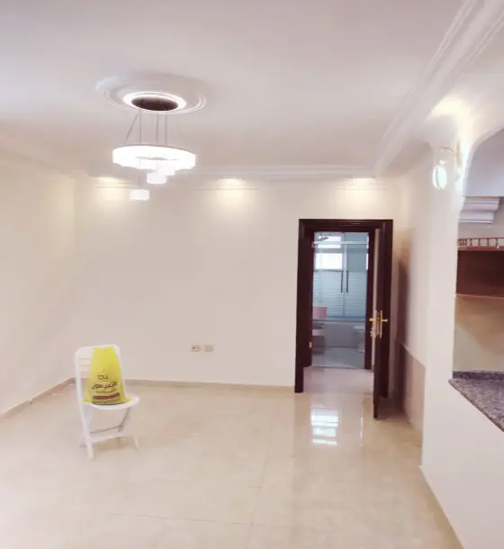 155 m² third-floor apartment on the main road for sale in south Irbid