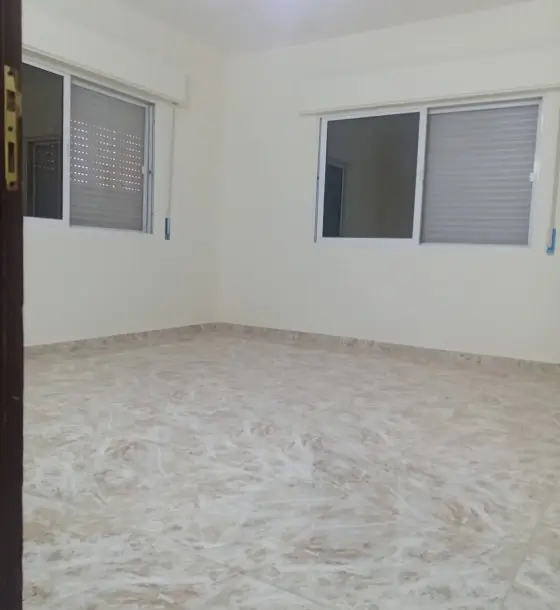 Aydoun, Irbid: new unfurnished three-room apartment of 130 m² for rent