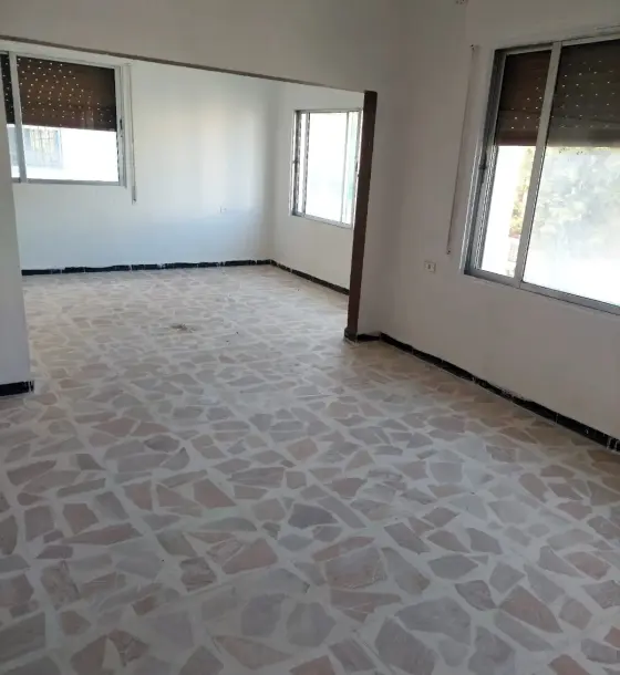 West of Al Naseem roundabout, a spacious 180 m² 3-bedroom rental in south Irbid