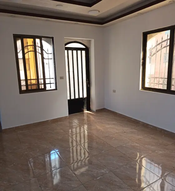 Jabal Tareq, Zarqa: sunny 143 m² second floor with 3 bathrooms