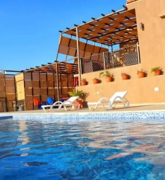مزرعة في بيرين مساحتها 5 دونمات فيها شاليهان ومسبحان