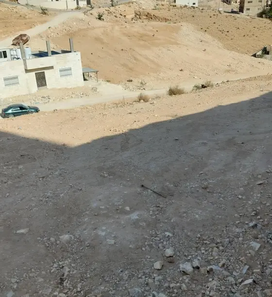 Graiba plot near the new Russeifa court, 541 m² on two streets with its own deed