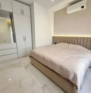 Spacious two-bedroom apartment with a shared rooftop. #2888