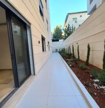 Four Bedrooms Apartment for Sale in Um Uthaina #1588