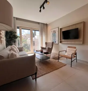 Cozy 1-Bedroom Apartment in the Heart of Jabal Weibdeh #11034