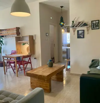 Charming 2-Bedroom Apartment in Al Weibdeh #10372