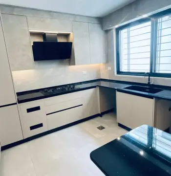Unfurnished Luxury Apartment with Large Garden & Terrace Near Ritz-Carlton #10994