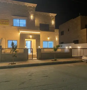 فيلا للبيع في Madinet El Sharq