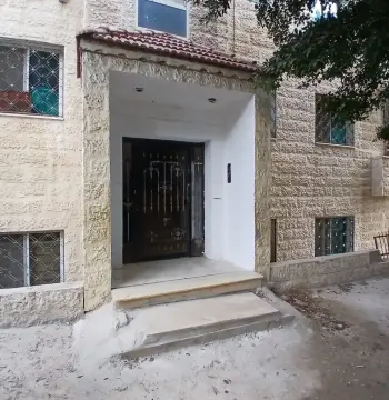 Apartment for rent in University Street