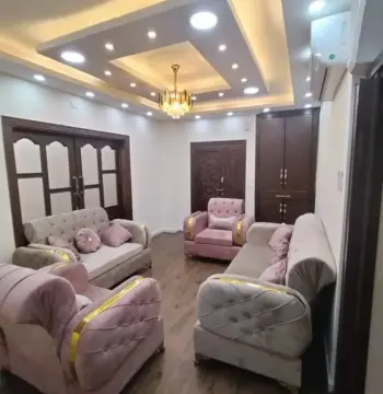 شقة للإيجار في Hay Al Worood
