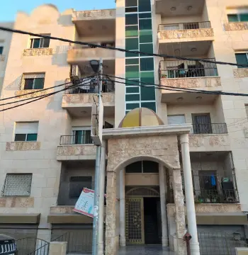 شقة للإيجار في النزهة
