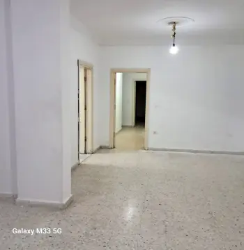شقة للإيجار في Al Zohour